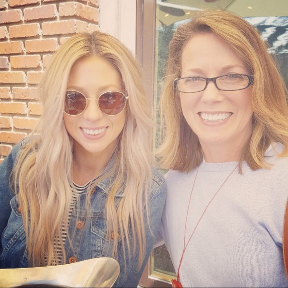 Meet your Posher, Rachel - Picture 3 of 4